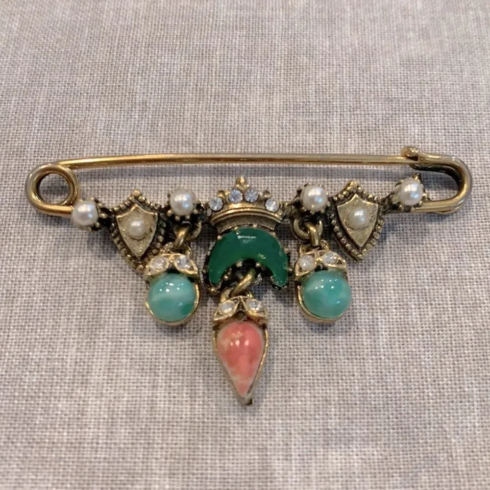 Vintage, unique brooch pin for vegetarians